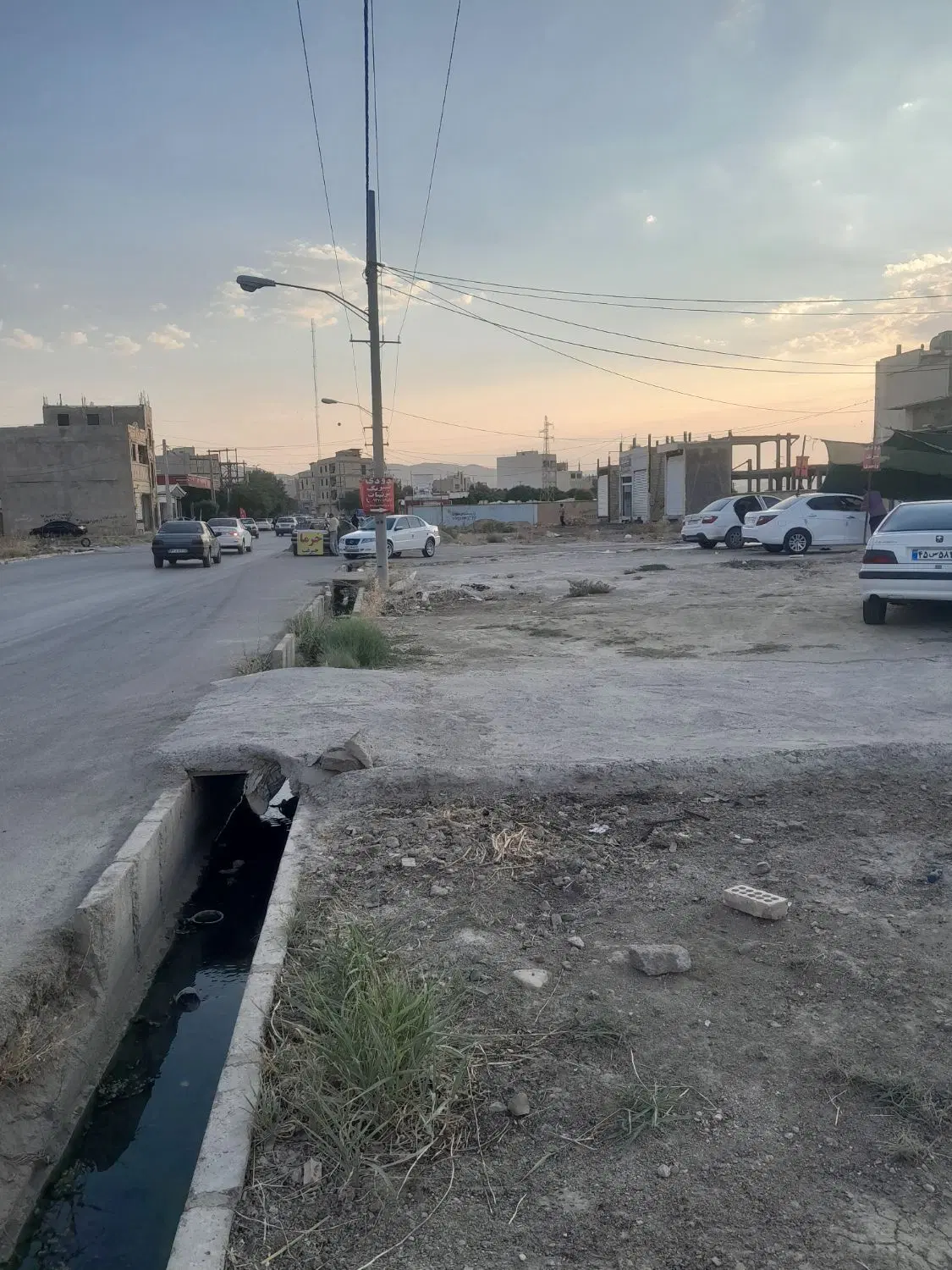 تجاری ۱۶ متری