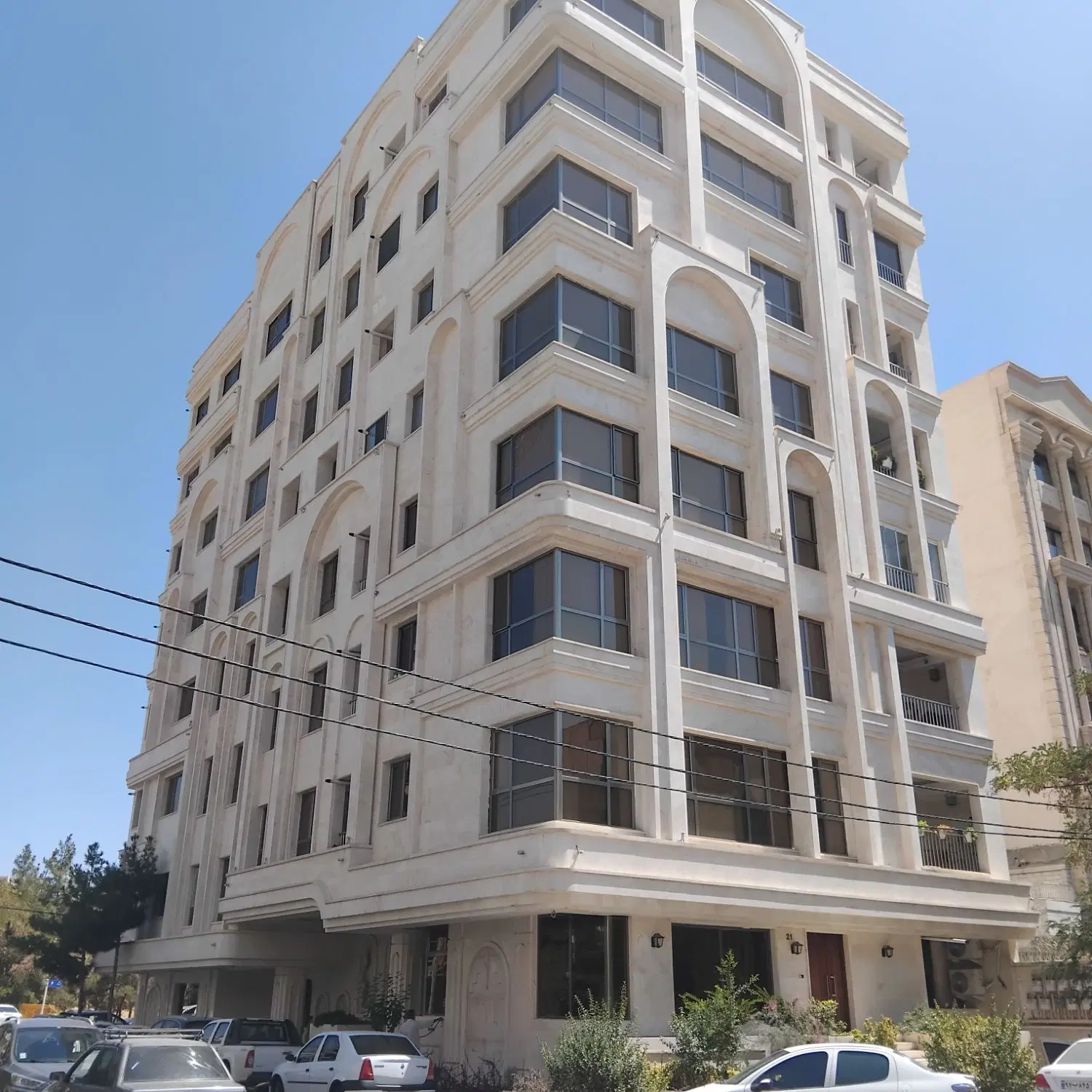 ۱۵۰ متری_حافظ_قبل پیروزی_زیر قیمت