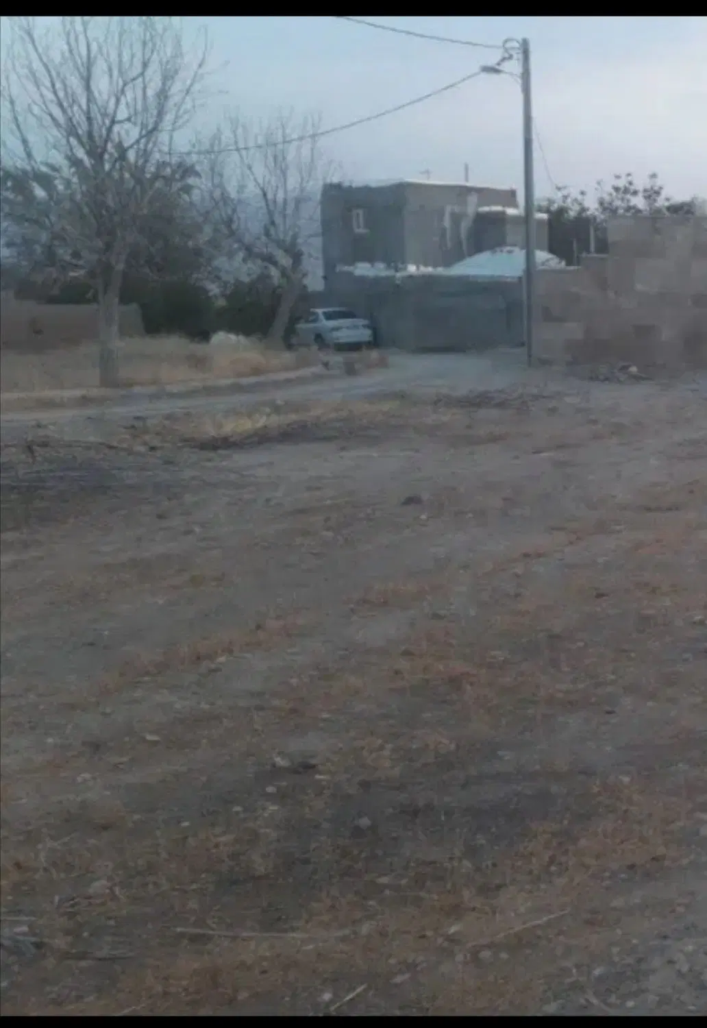 زمین روستای چنارستان دلیجان