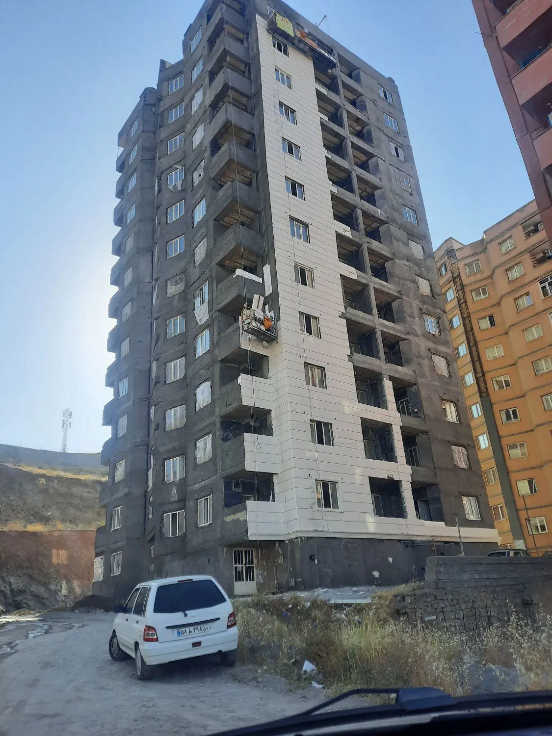 فروش یک واحد اداره کار