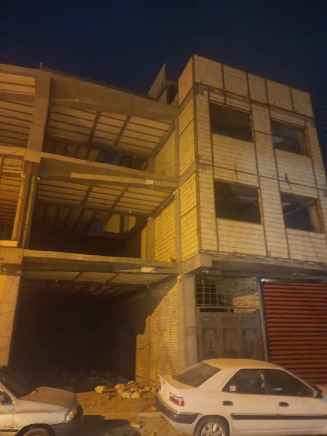 نیمه کاره 3 طبقه