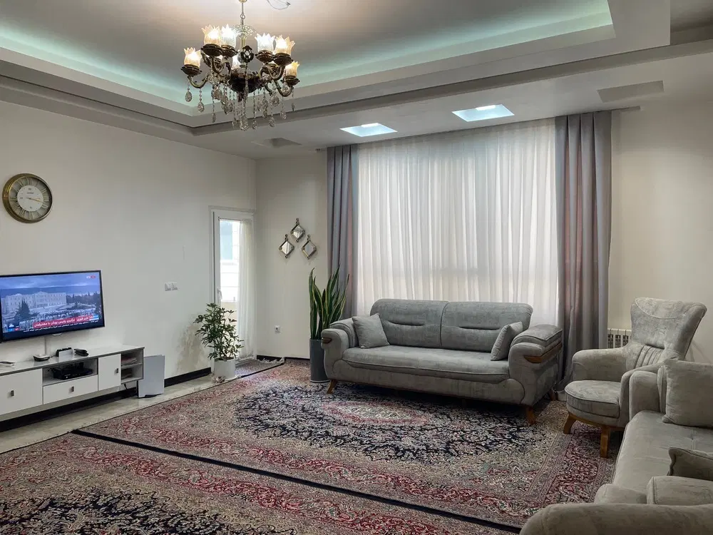 آپارتمان ۹۶ متری خیابان خواجو