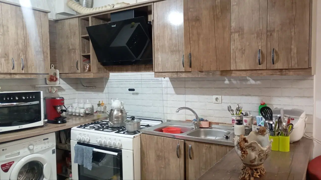 ۷۰ متری شیک طبقه اول دو خواب با تراس رو به کوچه