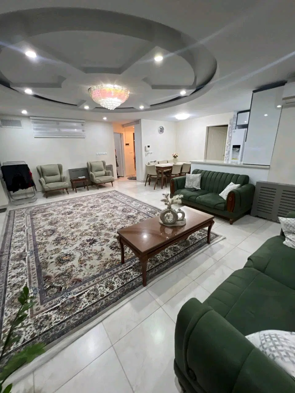۹۱متر،مدرن، دو خواب، سالن پرده خور، پارکینگ سندی
