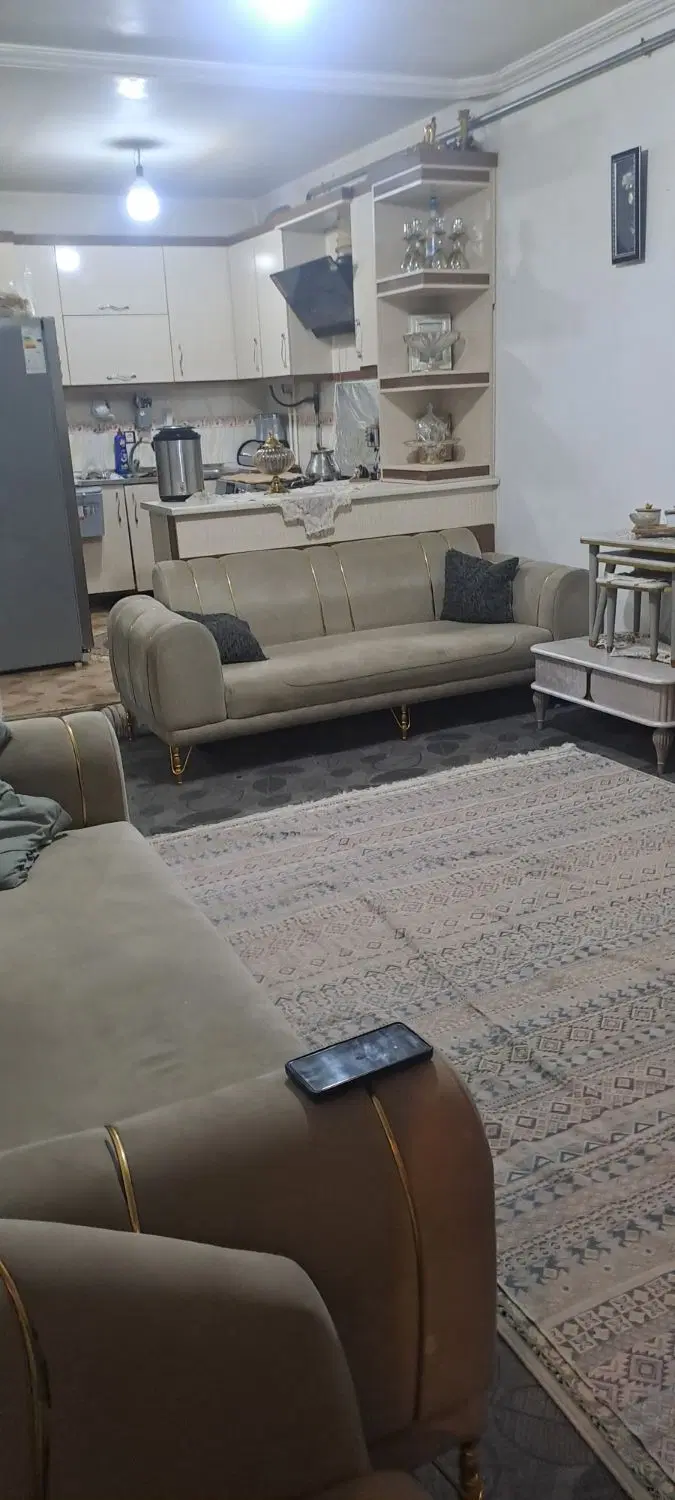 واحد طبقه اول 65متر در عباسی کوی شهدا