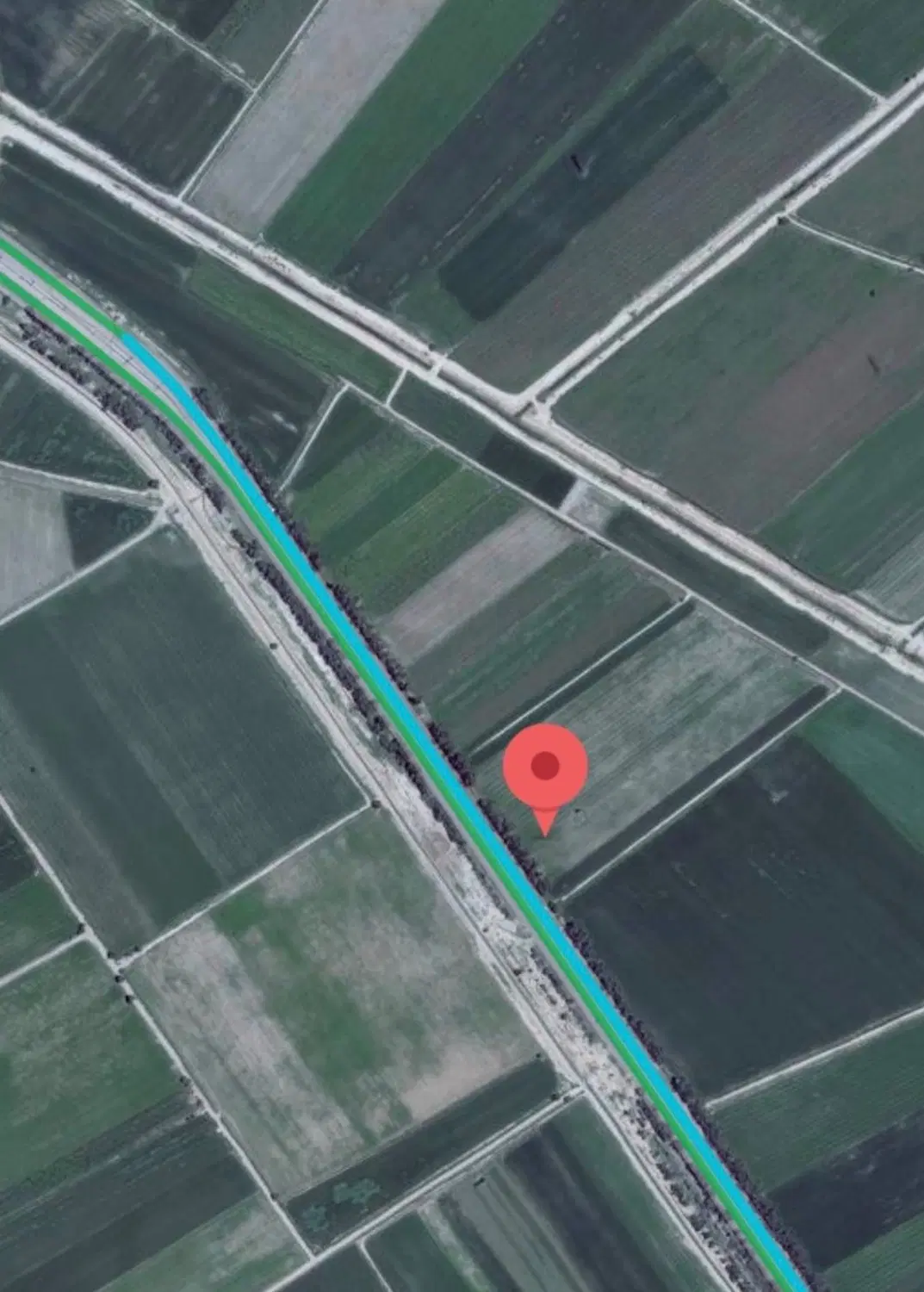 زمین کشاورزی جای مرغوب بر جاده اصلی