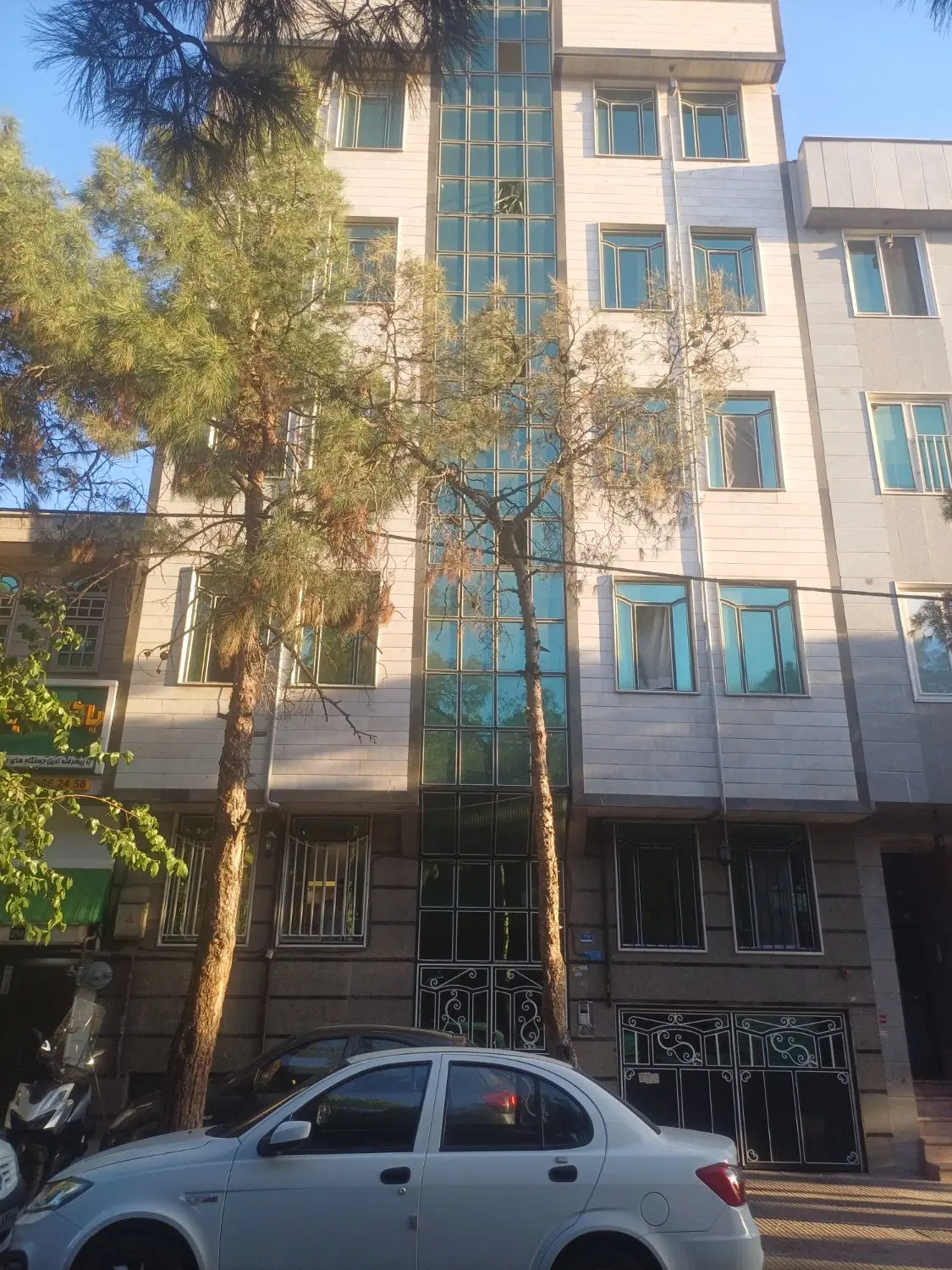 ۸۰متر آپارتمان دوخوابه با پارکینگ وانباری