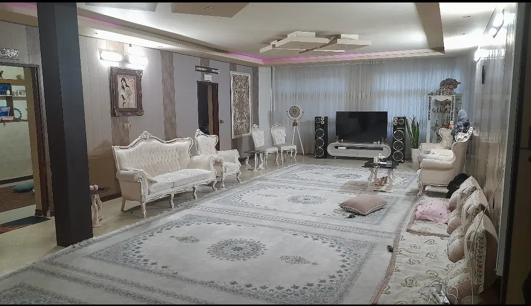 ویلایی 220 متر فجر حیاط بزرگ و دلباز