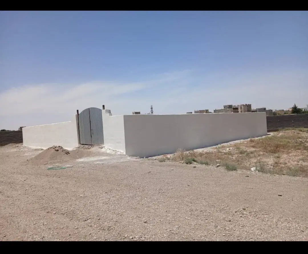 زمین ۳۷۰ متری منگر