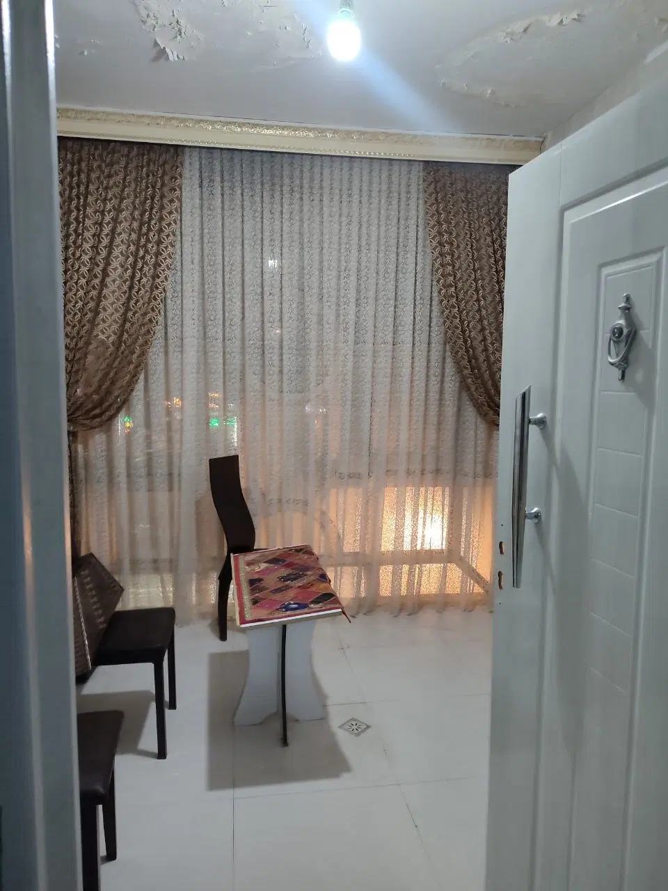 دفتر کار حاشیه
