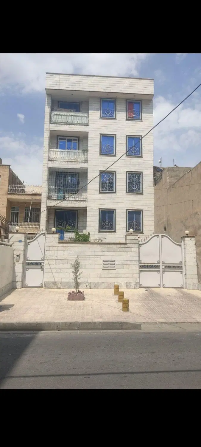 آپارتمان ۱۲۰ متری _ تک واحد