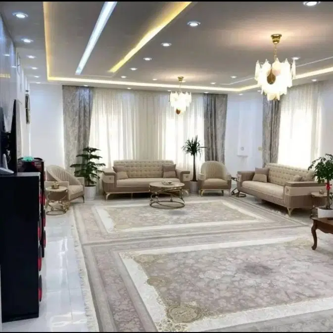 112متر فول امکانات،خوش نقشه و نورگیر بر گذر 12متری
