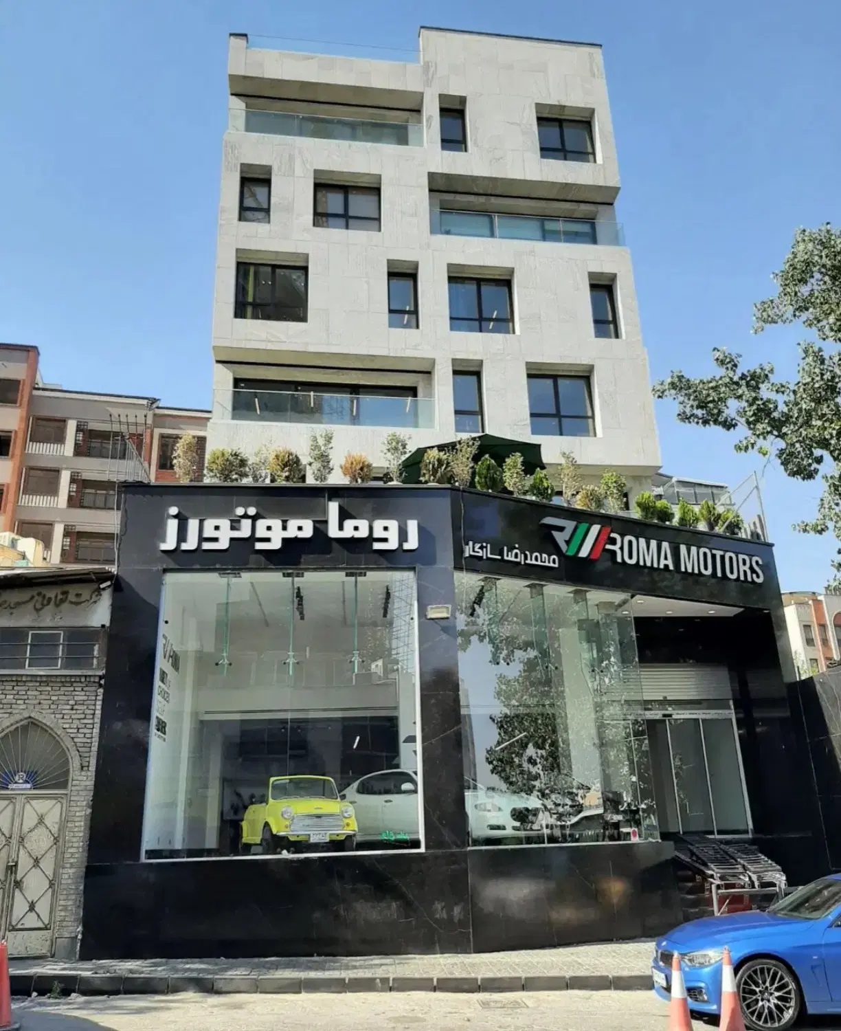 ۱۵۰ متر بر اندرزگو _ ۱۳ متر ویترین _ خاص