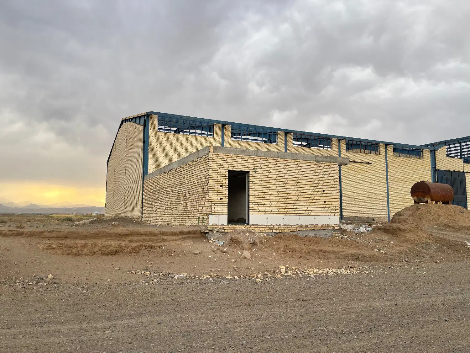 زمین صنعتی شهرک هلال