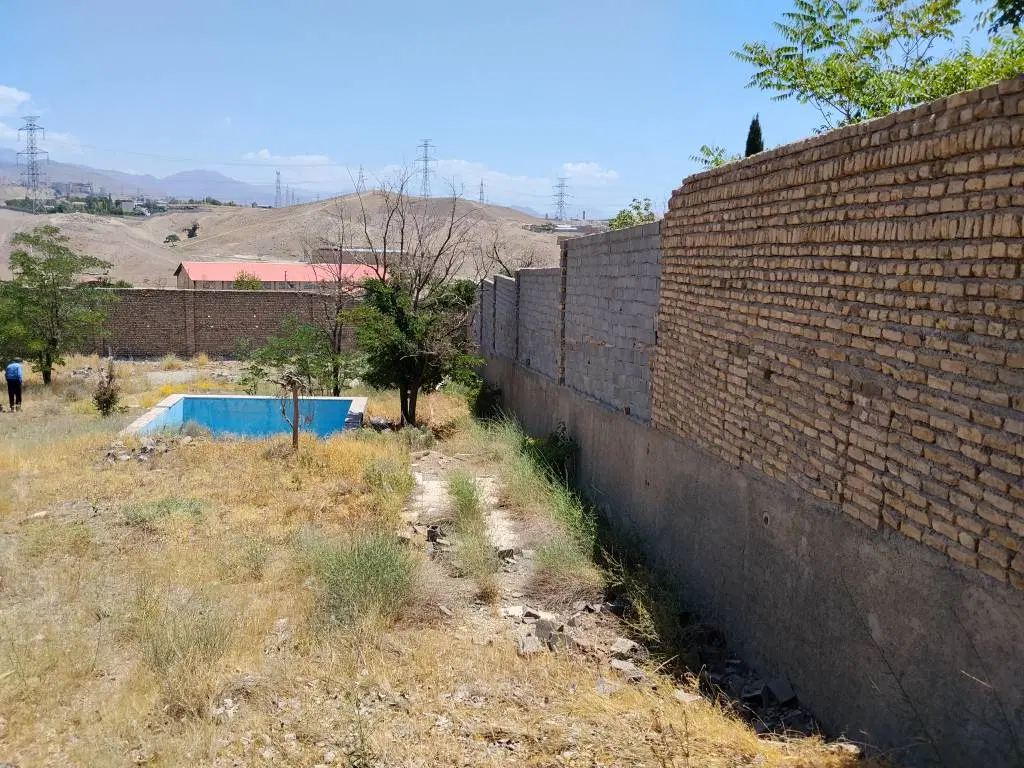 زمین ۷۰۷ متری