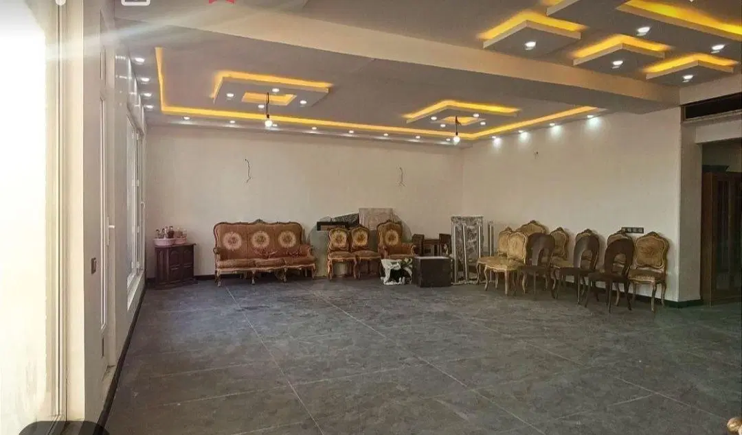 خانه ویلایی دو طبقه مجزا