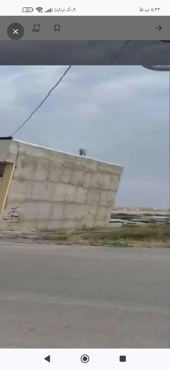 زمین کشاورزی بدون آب لب جاده