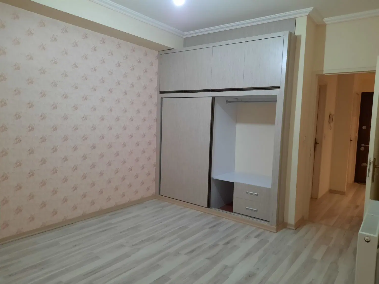 رهن و اجاره سه خوابه در خیابان منظریه
