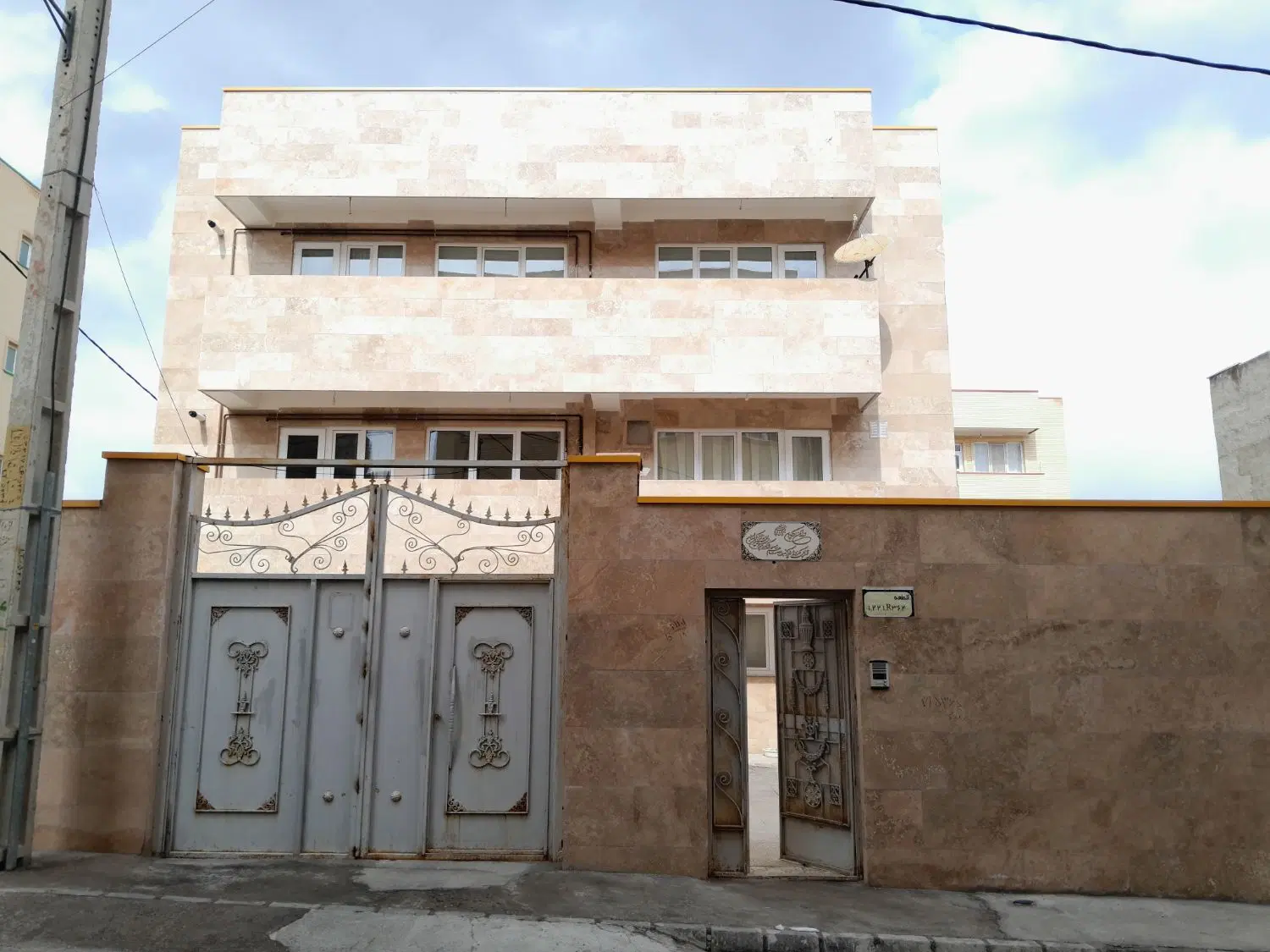 اجاره پارکینگ (سالن) ۱۰۰ متری