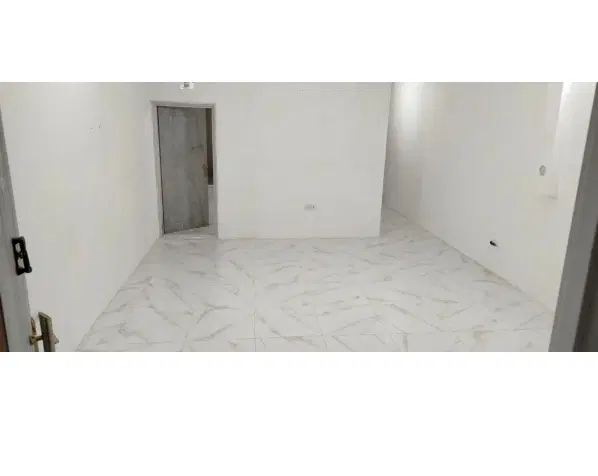 هم خونه ،خانم