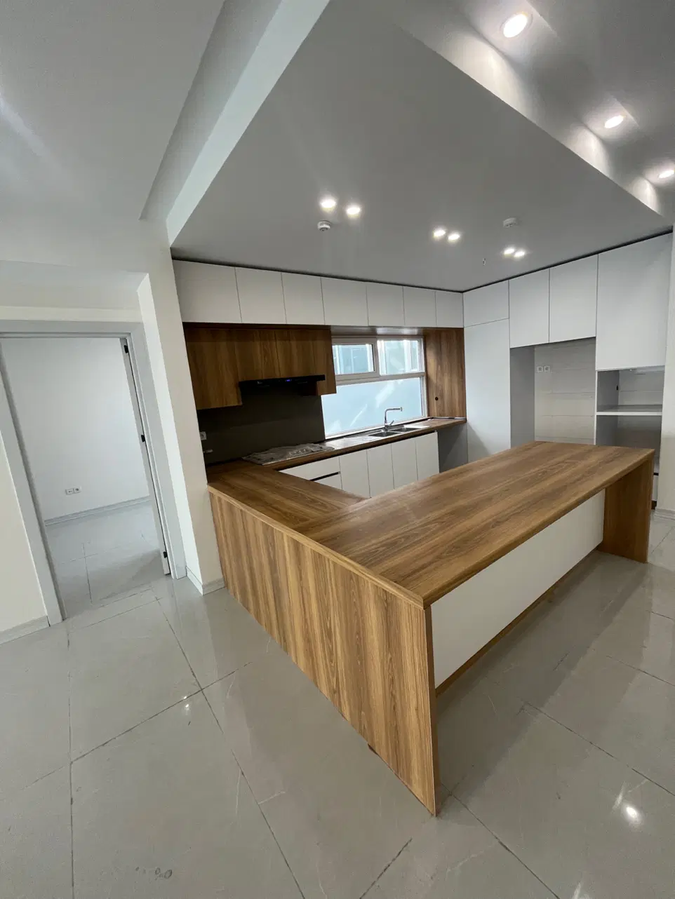 ۱۰۵متری_۲خواب_فول_ شمال شهرآرا_ تاپ لوکشن
