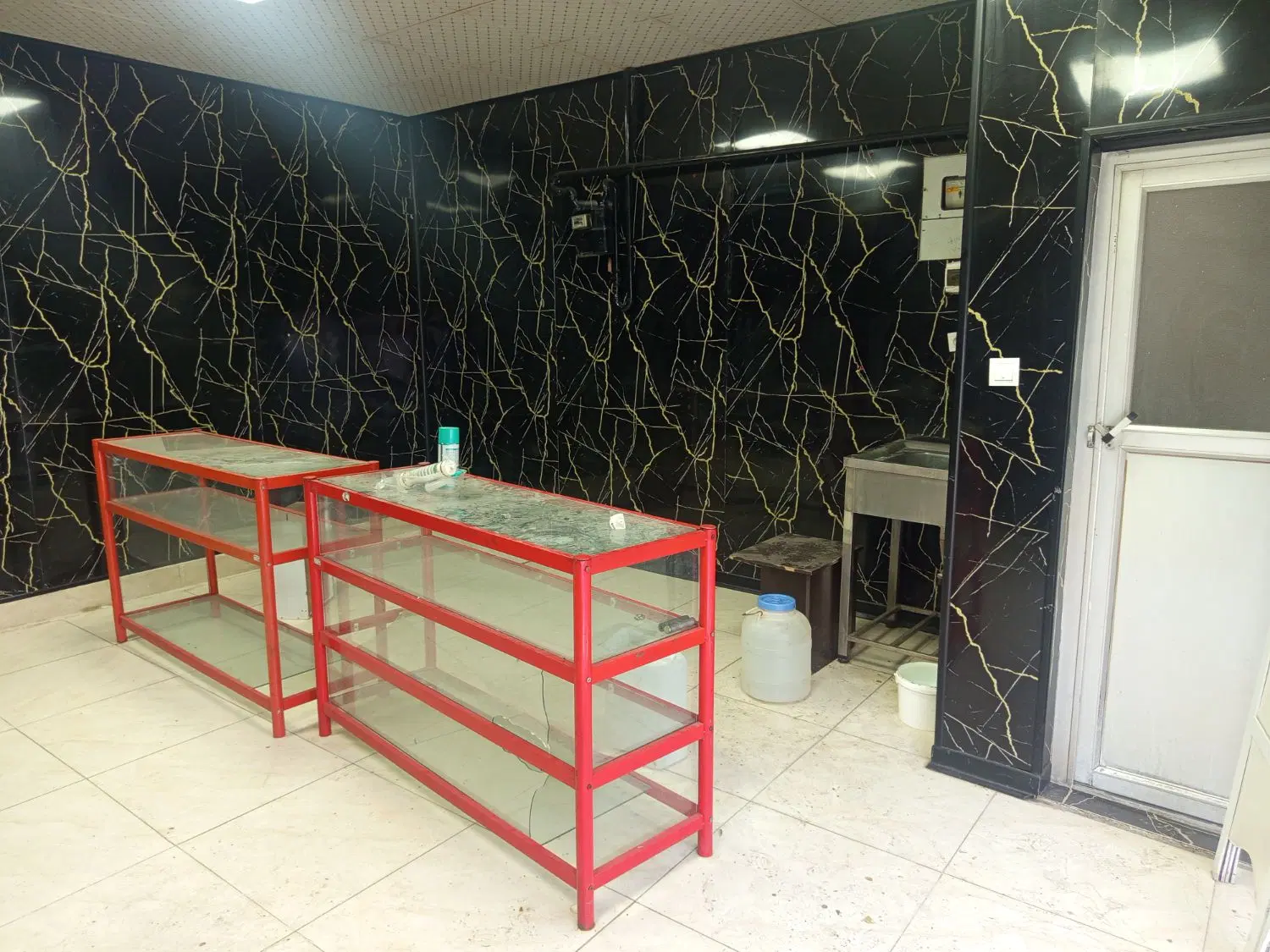 مغازه 25 متری خیابان زارع