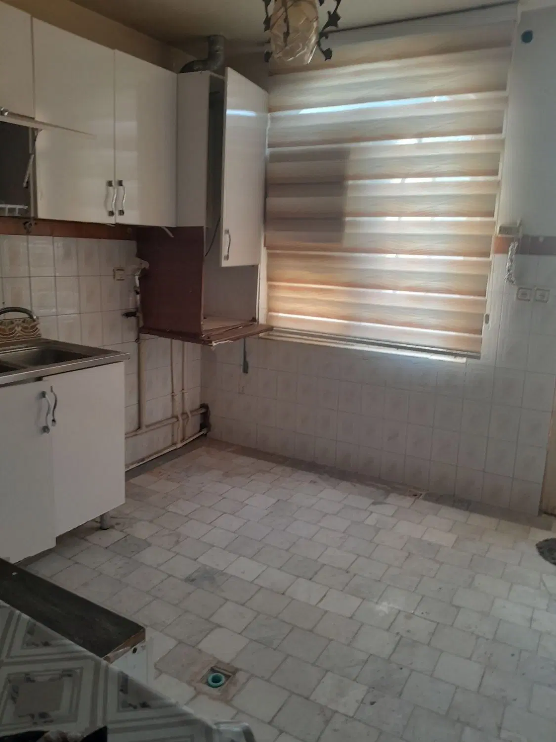 فروش یک واحد مسکونی