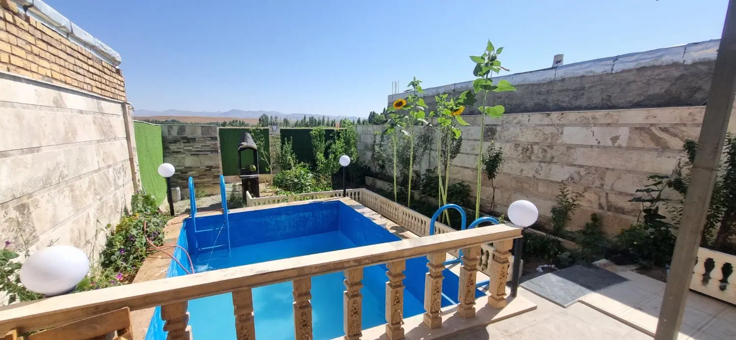 خونه باغ روستای چیر لوکس