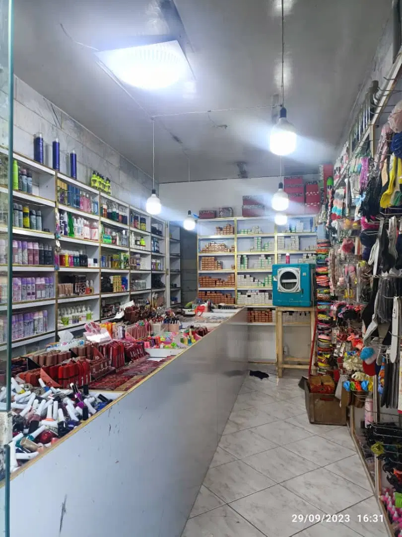 مغازه فروشی بیست متر