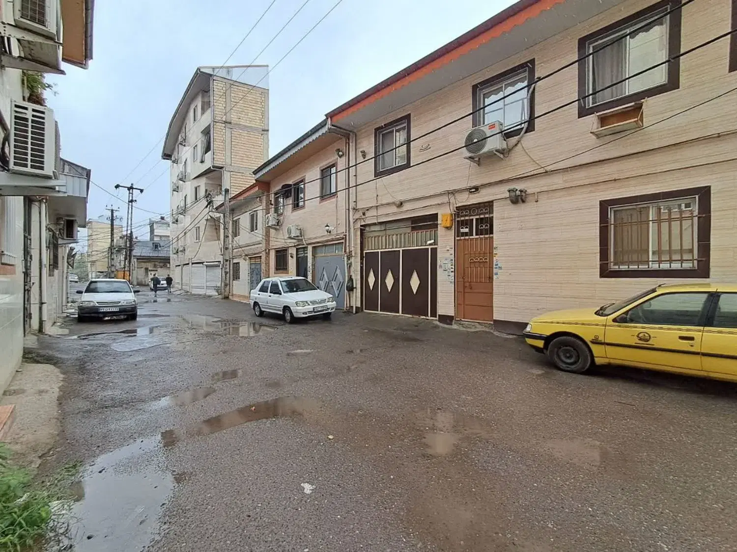 خانه دو طبقه ،کوچه ۱۰متری ،پارکینگ دار و مستقل