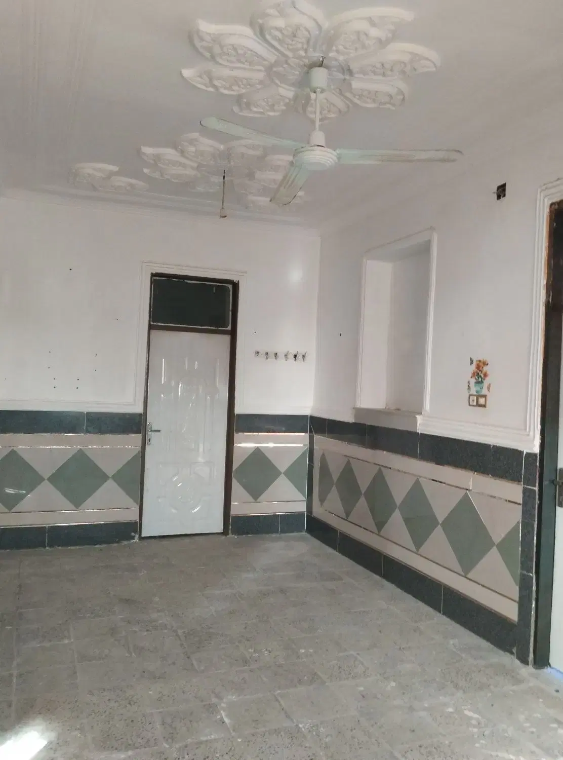 منزل در نوش آباد سرویس کامل