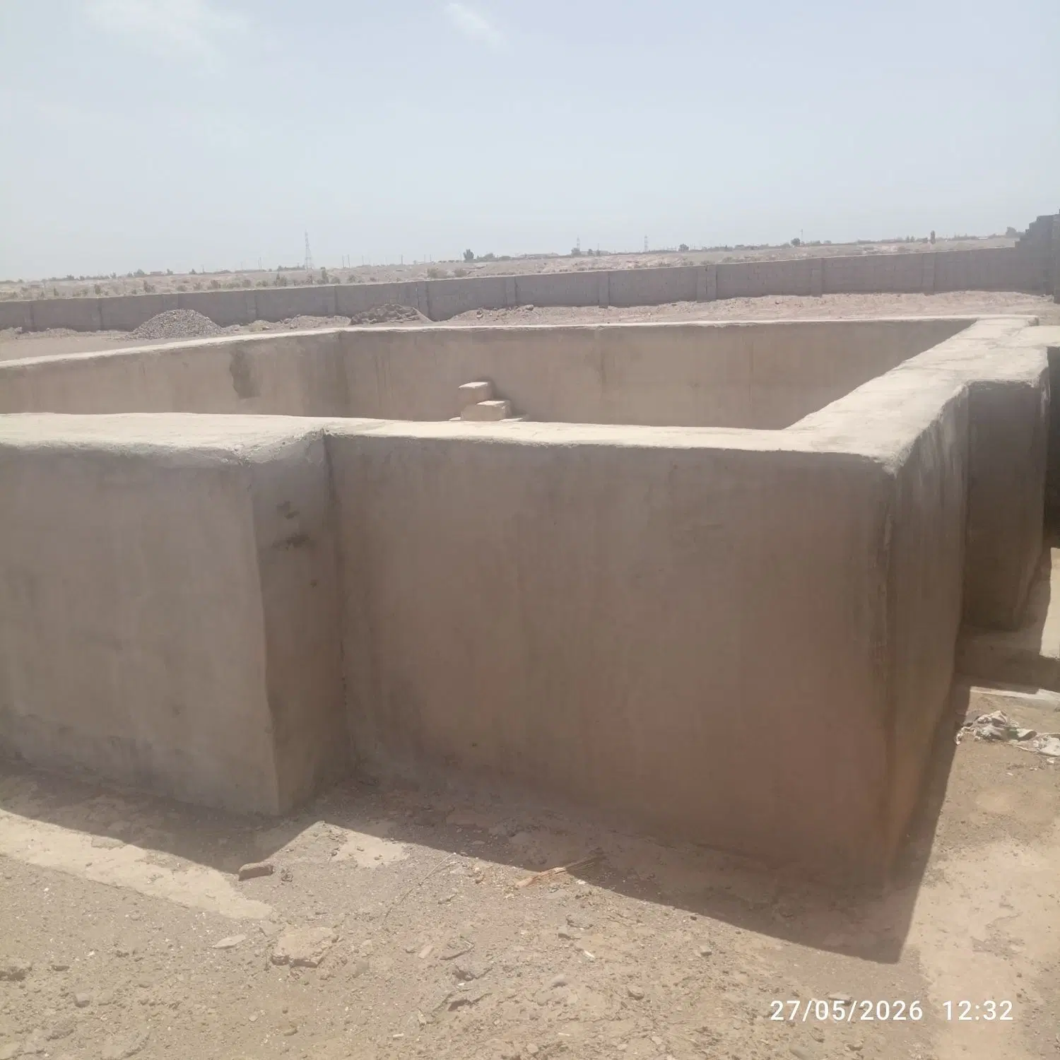 زمین فروشی