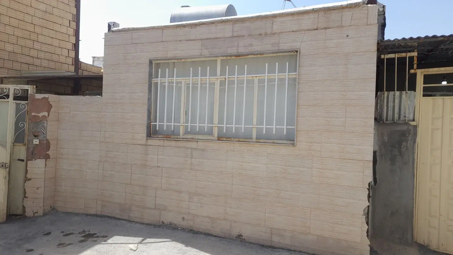 تپه موسک راویژ۶کوچه میژو۶ شیرینی سرای ماه بانو