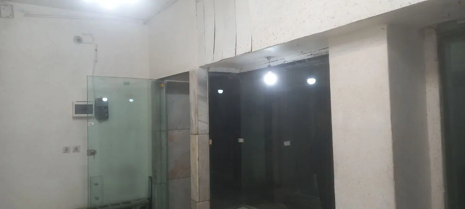 فروش مغازه ۱۳متری خیابان چهارباغ