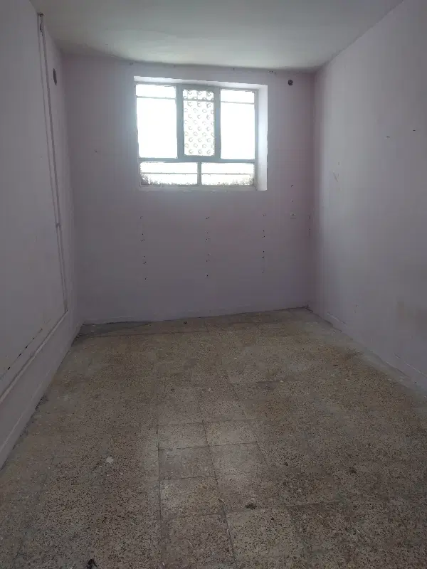 یک سالن واتاق بودن حمام واشپزخانه