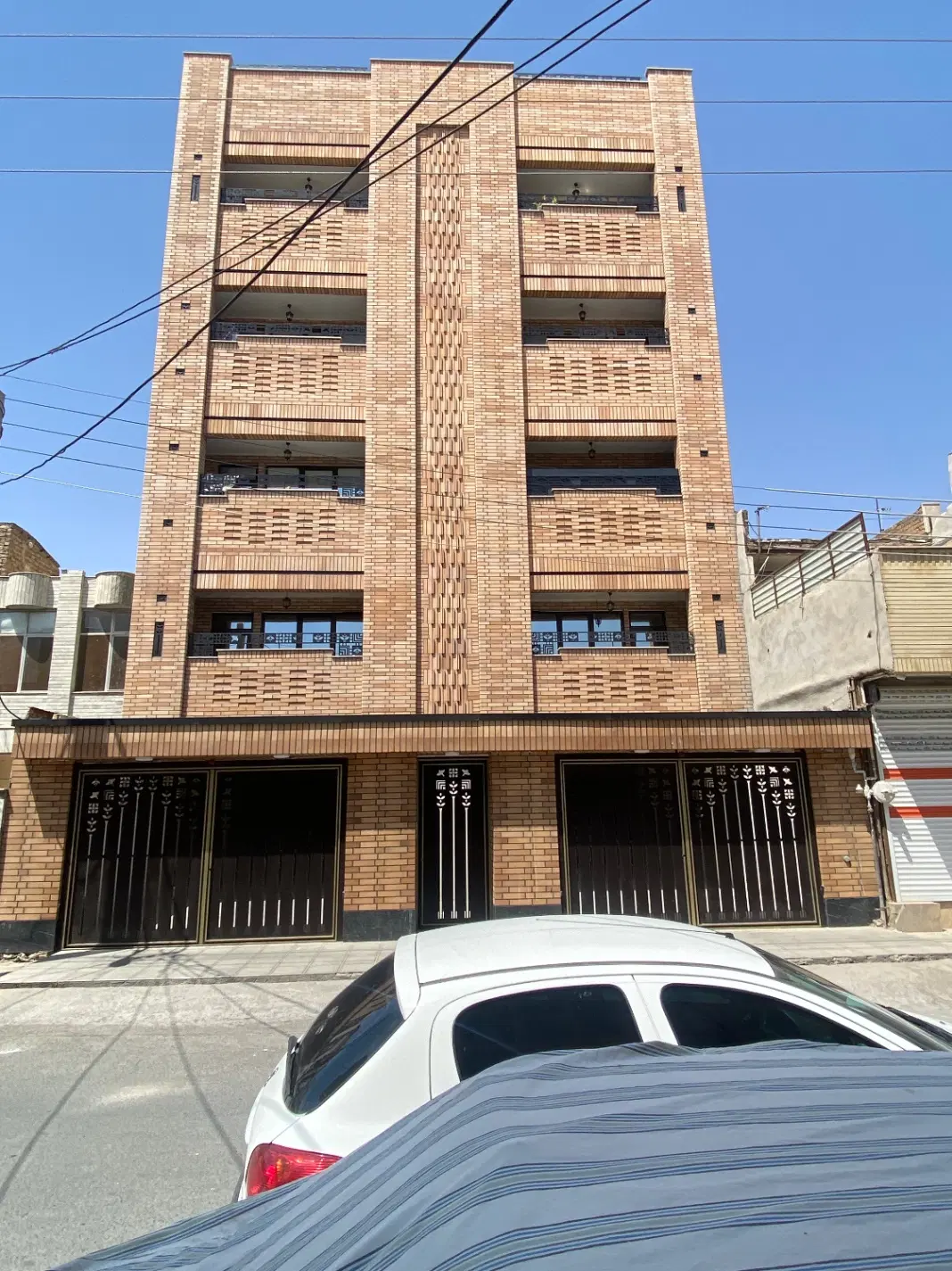 آپارتمان کلید نخورده