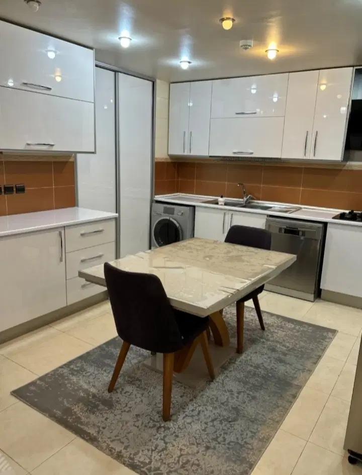 ۱۲۴ متری_۳ خواب_ویو دریاچه_تاپ لوکیشن