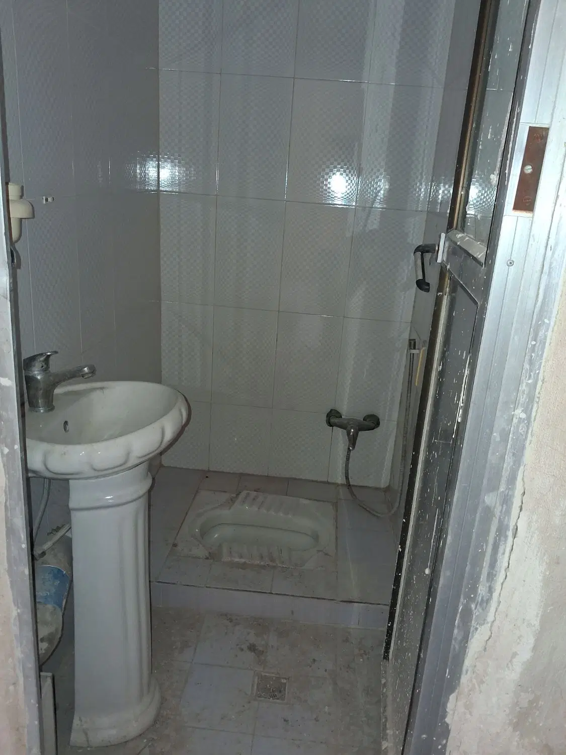 آپارتمان طبقه دوم ۱۰۰متری دوخواب