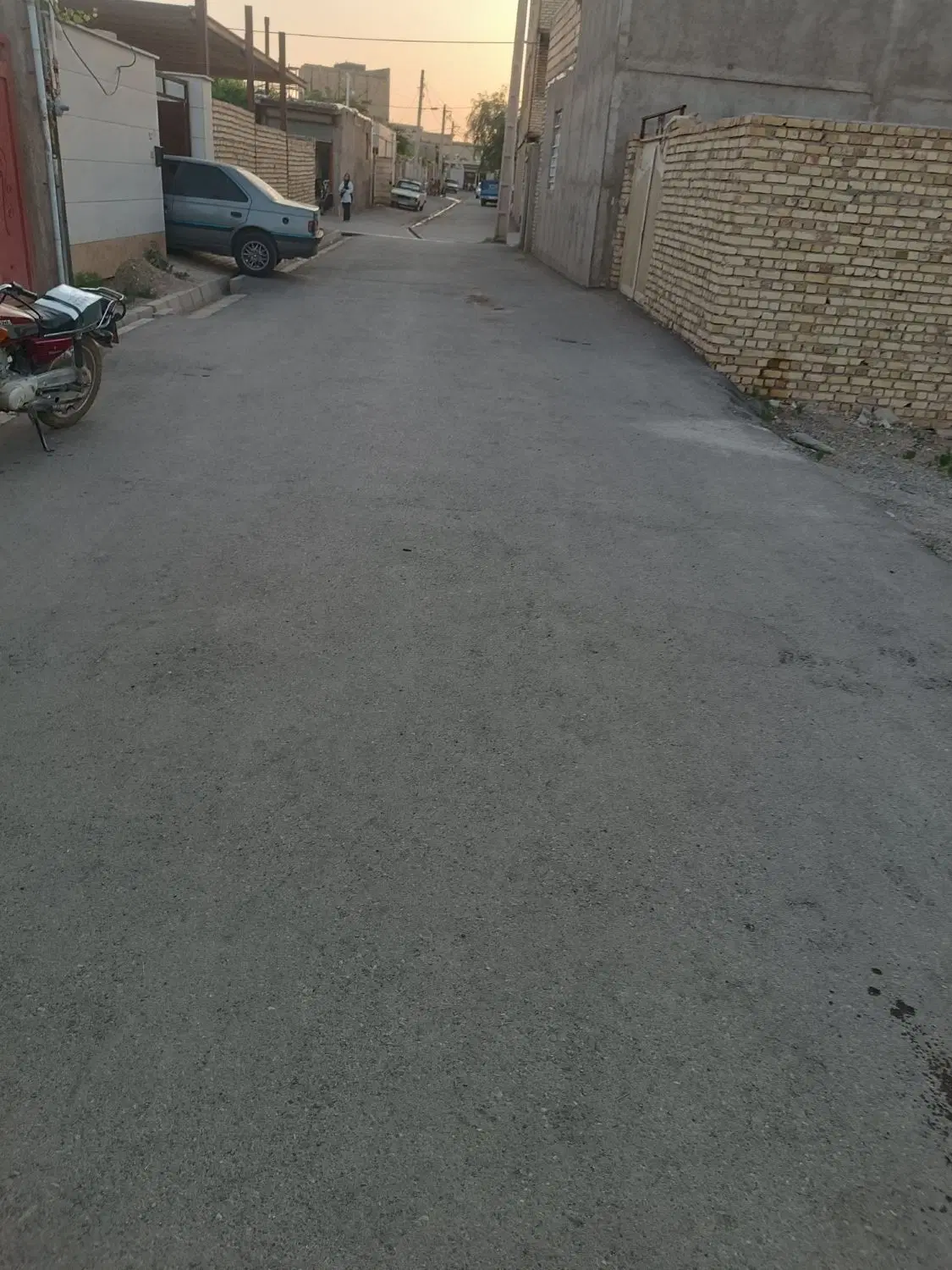 یک قطعه زمین مسکونی