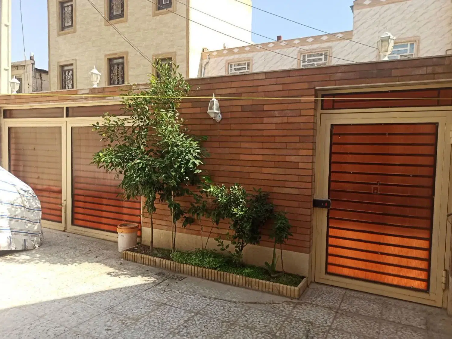 ساختمان عروسک وشیک