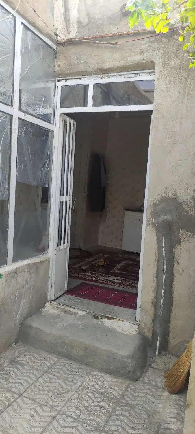 خانه ویلاای پشت قواره ۱۵۰متری