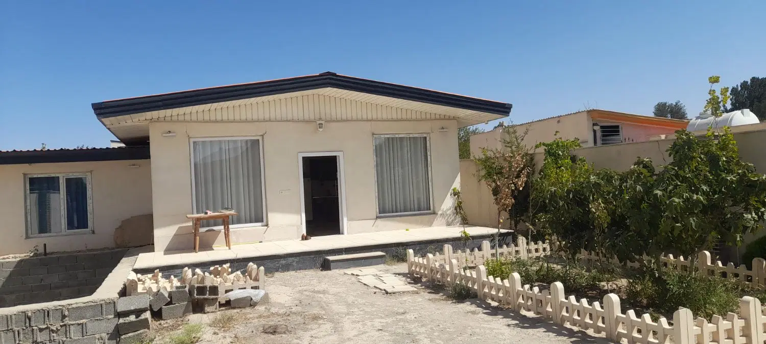 ۳۰۰متر  باغچه  ۷۰متر  ویلا  منطقه باغستان