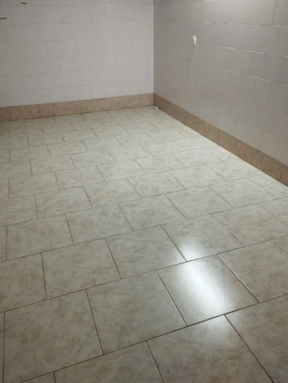 اجاره زیر زمین تمیزوبهداشتی