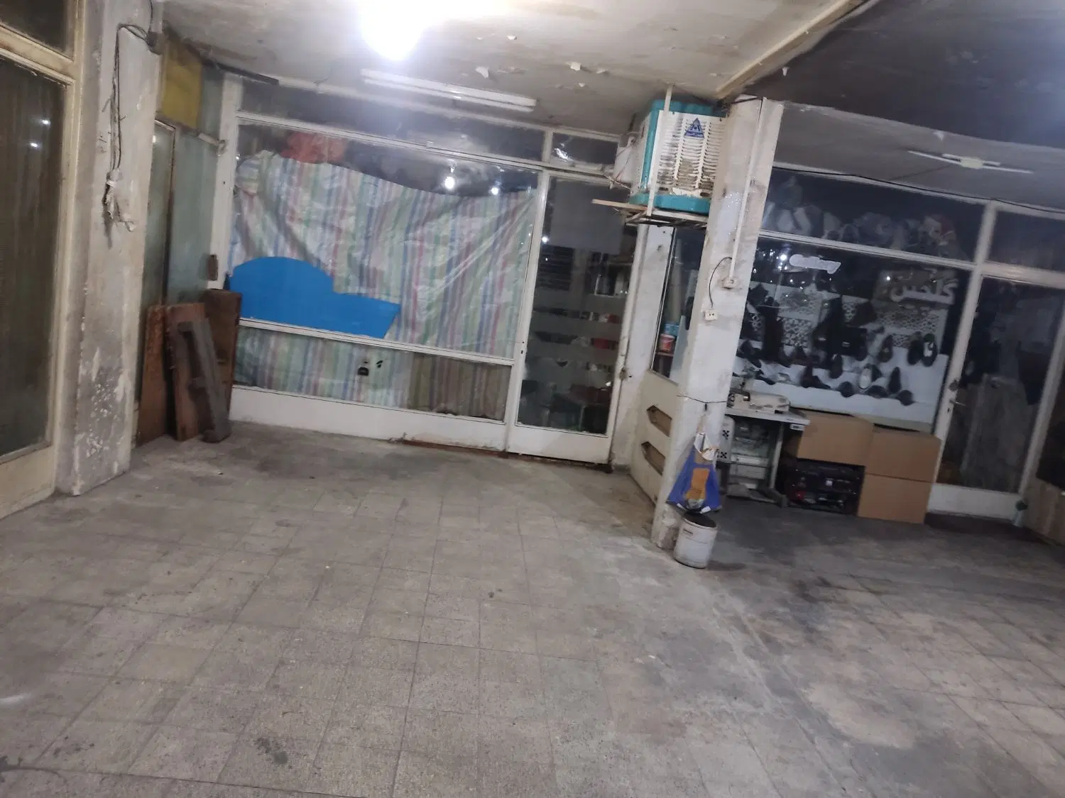 یک باب مغازه