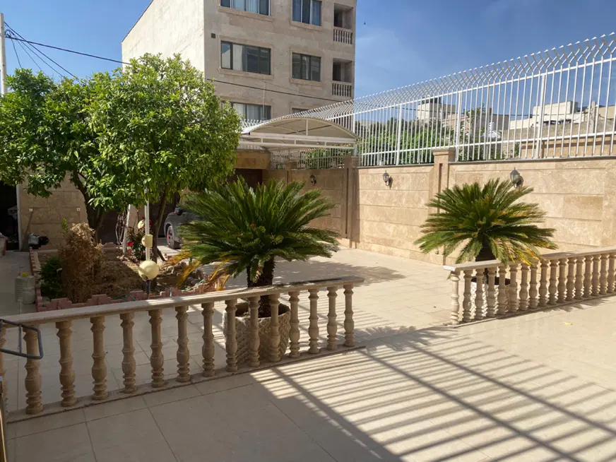 ویلایی ۳۷۰ متری (نوساز)