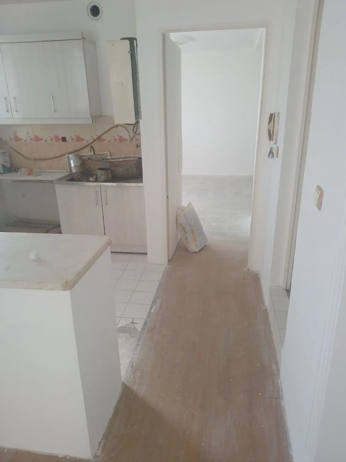 آپارتمان۸۰متری اندیشه