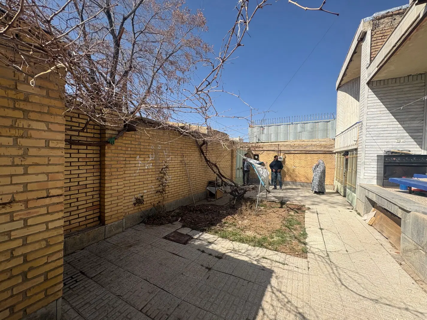 ویلایی درب حیاط