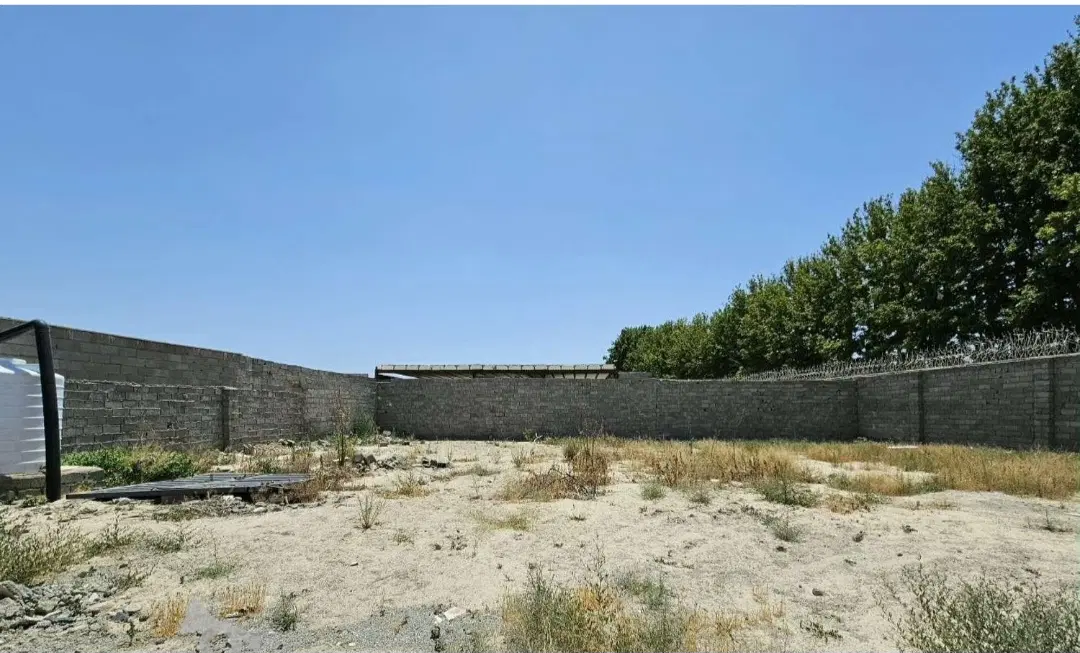 زمین ۱۱۰۰ متری