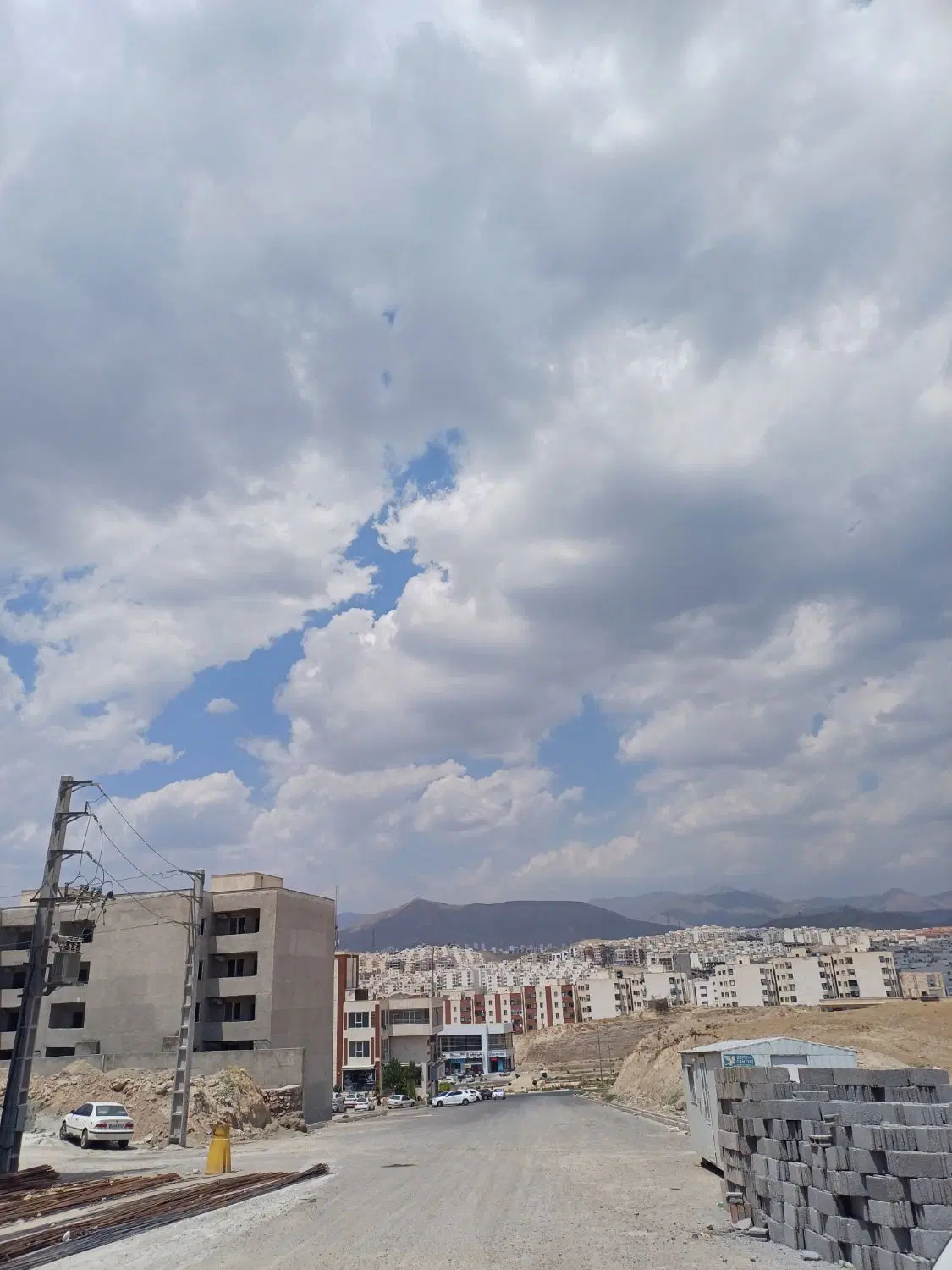 زمین محله۲  فاز۸پردیس ۱۲واحدی