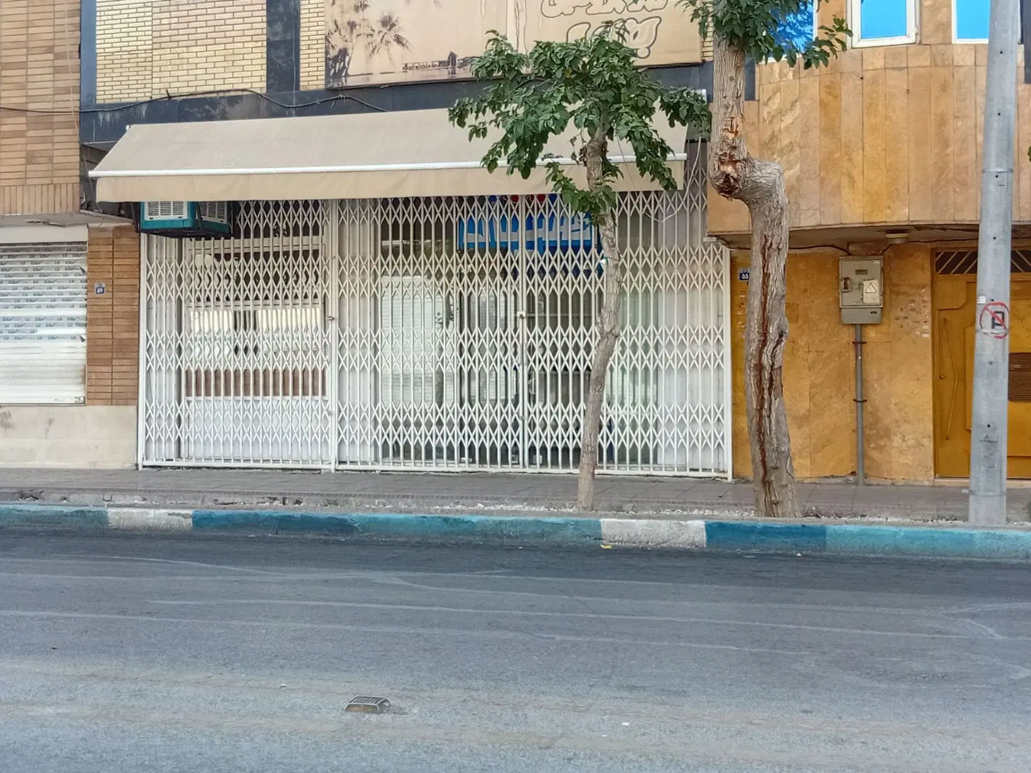 واگذاری مغازه  ۷ متر بر شیک با نورپردازی و سایبان